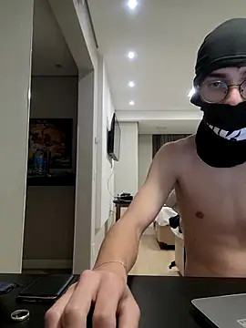 Snapshot of brcop chatting on 10/10/25, 01:54 brcop online show from 10/10/25, 01:54