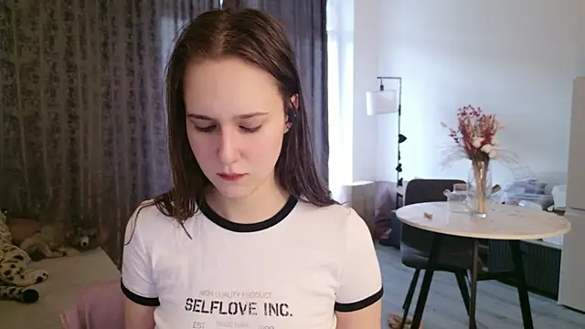 LucyRose3 online show from 04/04/26, 11:40