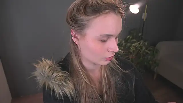 lisa schiele online show from 01/05/26, 08:12