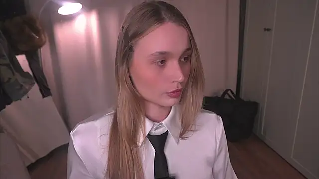 lisa schiele online show from 03/20/26, 08:14