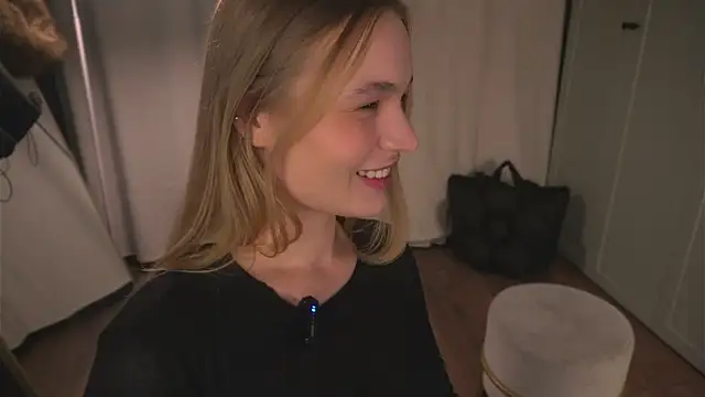 lisa schiele online show from 04/04/26, 08:17