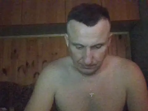 Snapshot of Maksymilian1 chatting on 10/22/25, 04:29 Maksymilian1 online show from 10/22/25, 04:29