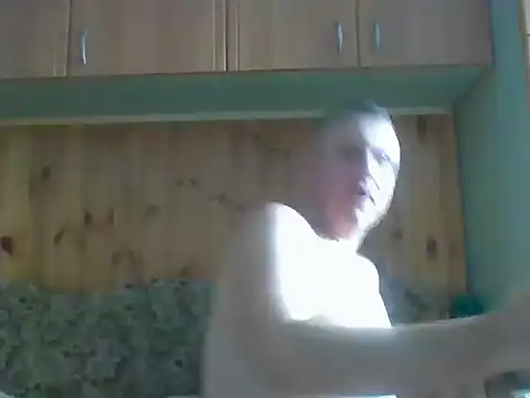 Snapshot of Maksymilian1 chatting on 10/25/25, 10:34 Maksymilian1 online show from 10/25/25, 10:34