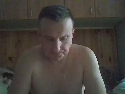 Snapshot of Maksymilian1 chatting on 11/21/25, 01:43 Maksymilian1 online show from 11/21/25, 01:43