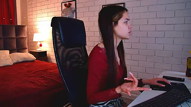 UliaNeer online show from 04/16/26, 05:08