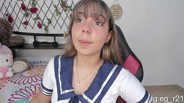 Snapshot of emma_grays2 chatting on 10/18/25, 03:42 emma grays2 online show from 10/18/25, 03:42