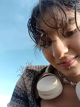 Snapshot of LuaBusch chatting on 02/04/26, 10:15 LuaBusch online show from 02/04/26, 10:15