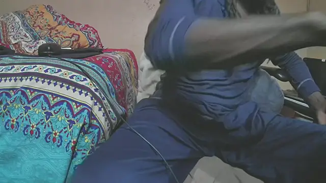 EYEzIAM online show from 11/21/25, 03:49