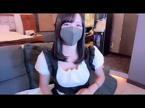 moemilk online show from 10/03/25, 12:18