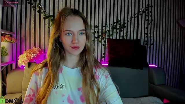 Snapshot of Casey_Sweeet chatting on 02/18/26, 01:01 Casey Sweeet online show from 02/18/26, 01:01