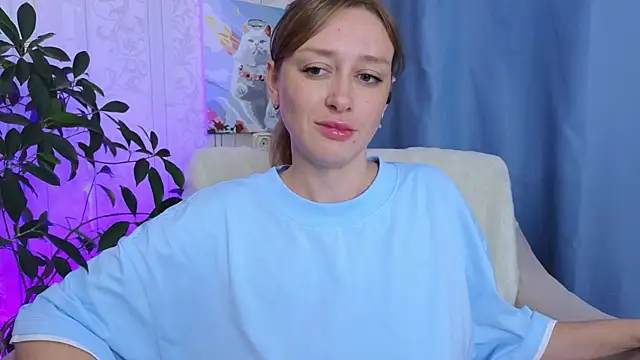 Snapshot of evashiny_ chatting on 06/24/26, 01:37 evashiny online show from 06/24/26, 01:37