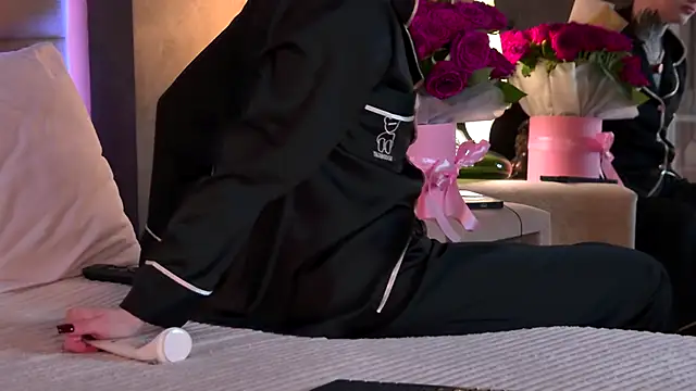 AriWild online show from 11/26/25, 04:35