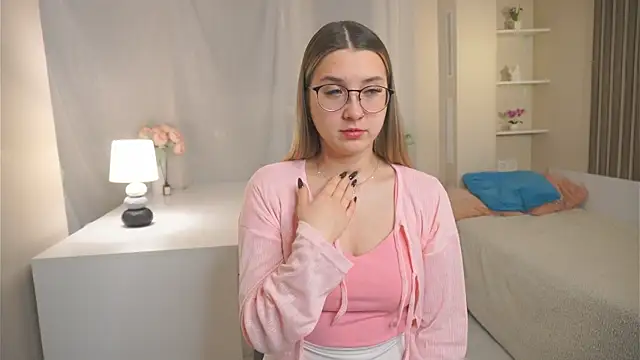 DarelleFaux online show from 11/29/25, 03:20