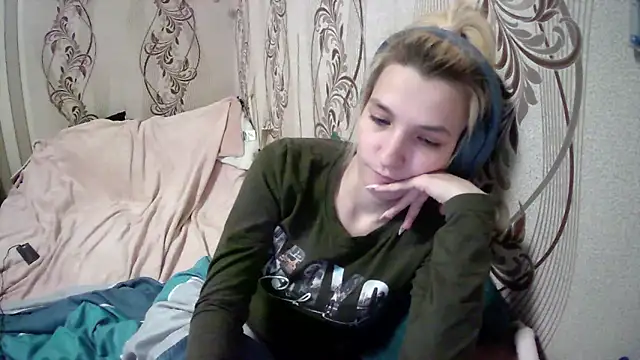Snapshot of AlissaClark chatting on 04/30/26, 08:48 AlissaClark online show from 04/30/26, 08:48