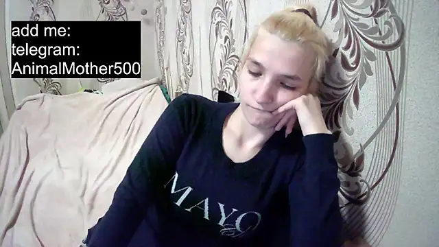 Snapshot of AlissaClark chatting on 05/14/26, 08:37 AlissaClark online show from 05/14/26, 08:37