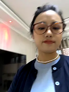 Snapshot of wen521 chatting on 10/02/25, 10:00 wen521 online show from 10/02/25, 10:00