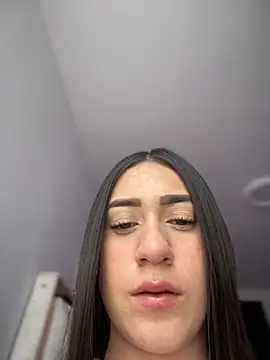 isabela l online show from 02/08/26, 07:50