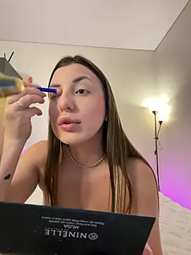 TiffaNoel online show from 10/28/25, 01:14