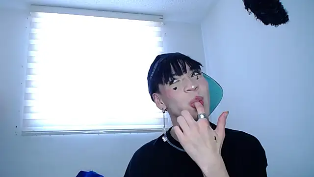 Snapshot of lucky_stricke chatting on 10/01/25, 08:59 lucky stricke online show from 10/01/25, 08:59