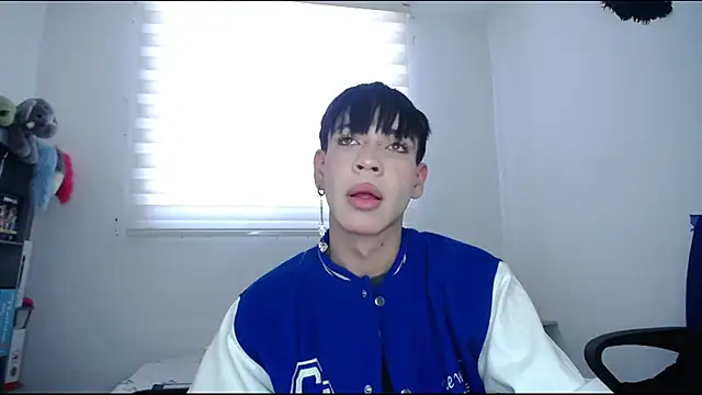 Snapshot of lucky_stricke chatting on 10/02/25, 08:05 lucky stricke online show from 10/02/25, 08:05