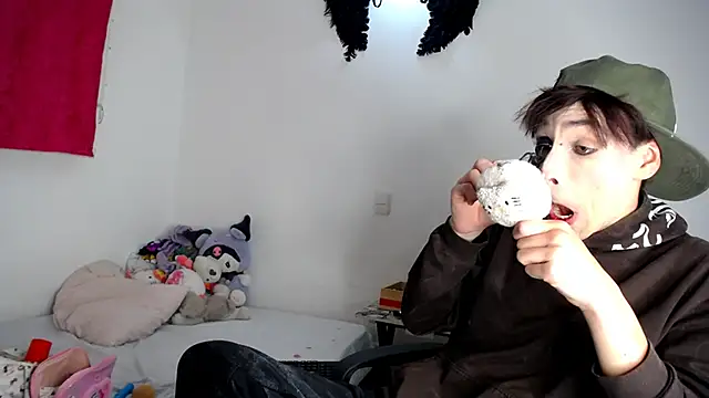 lucky stricke online show from 10/25/25, 03:58