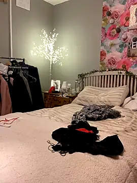 Sassylady online show from 10/31/25, 10:33