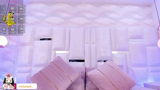 Im Molly Angel online show from 11/30/25, 01:59