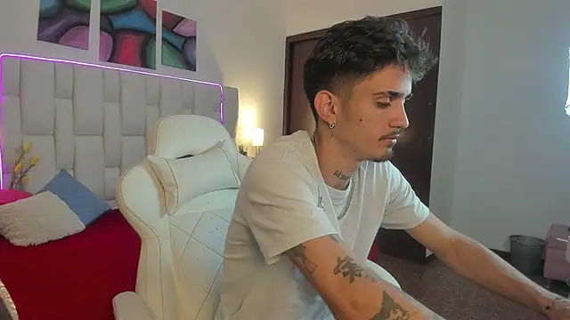 nextboywell1 online show from 04/10/26, 03:01