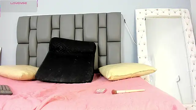  jasmine blush online show from 09/28/25, 12:32