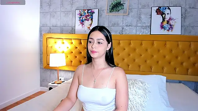 EmilyyRamirez online show from 10/18/25, 01:12