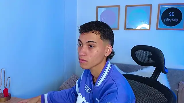 yulian vasquez online show from 09/12/25, 12:27