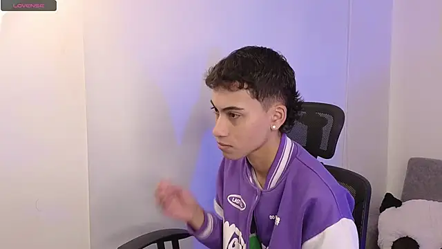 yulian vasquez online show from 09/23/25, 12:19