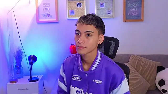 yulian vasquez online show from 11/04/25, 12:26