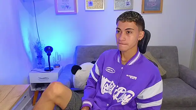 yulian vasquez online show from 11/26/25, 12:17