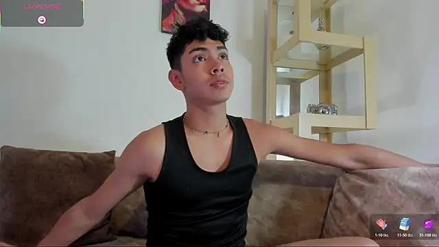 Snapshot of LoganTwink18 chatting on 01/08/26, 11:07 LoganTwink18 online show from 01/08/26, 11:07