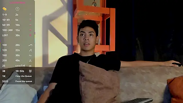 Snapshot of LoganTwink18 chatting on 02/06/26, 02:38 LoganTwink18 online show from 02/06/26, 02:38