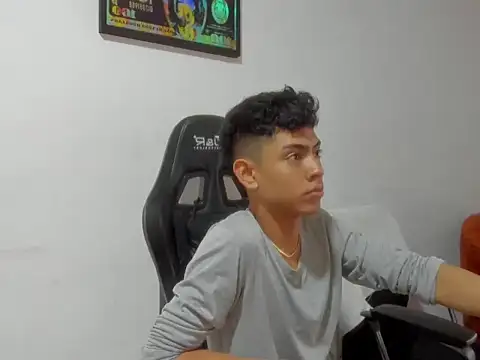 Snapshot of LoganTwink18 chatting on 03/03/26, 02:45 LoganTwink18 online show from 03/03/26, 02:45