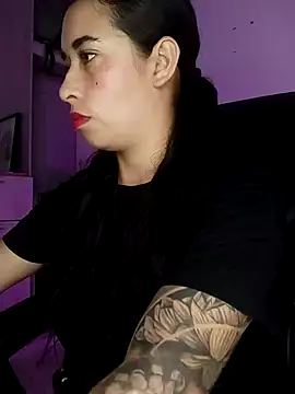 Snapshot of Valenn_fernandez chatting on 06/26/26, 10:03 Valenn fernandez online show from 06/26/26, 10:03