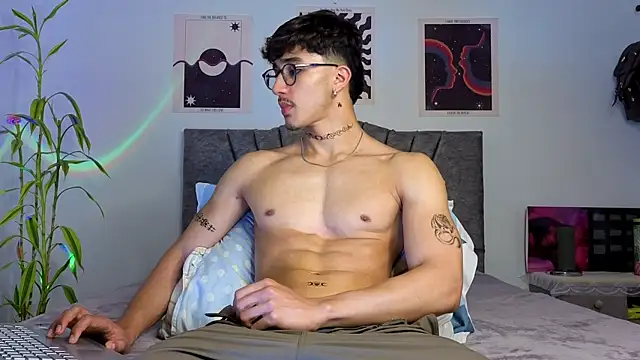 LatinReall online show from 11/04/25, 12:43