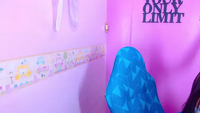 EMMA ROGGER online show from 09/10/25, 06:30