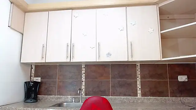 EMMA ROGGER online show from 10/15/25, 05:13