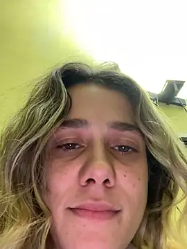 Snapshot of blond-96 chatting on 09/15/25, 11:05 blond-96 online show from 09/15/25, 11:05