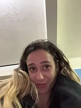 Snapshot of blond-96 chatting on 11/10/25, 02:43 blond-96 online show from 11/10/25, 02:43