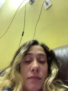 Snapshot of blond-96 chatting on 11/16/25, 08:03 blond-96 online show from 11/16/25, 08:03