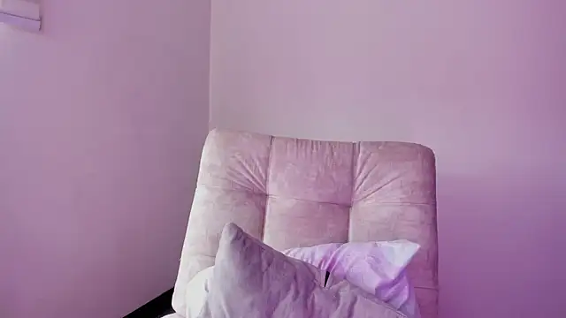 Arianna Jannes online show from 10/19/25, 05:24