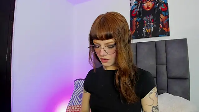 Snapshot of abby_jones2 chatting on 10/25/25, 04:20 abby jones2 online show from 10/25/25, 04:20