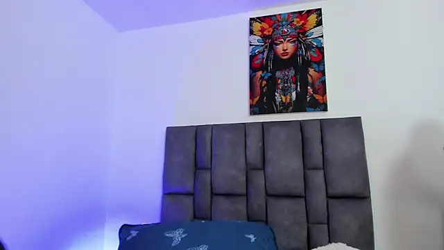 Snapshot of abby_jones2 chatting on 10/28/25, 03:32 abby jones2 online show from 10/28/25, 03:32