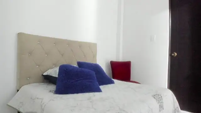 Snapshot of abby_jones2 chatting on 11/10/25, 11:48 abby jones2 online show from 11/10/25, 11:48