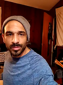 BEBE5757 online show from 11/08/25, 10:04