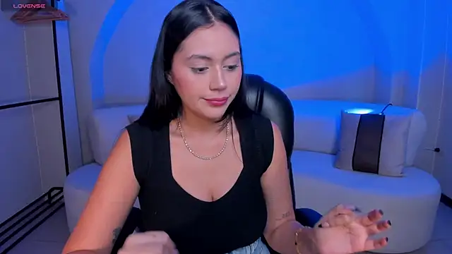 AmbarJames  online show from 10/04/25, 12:03